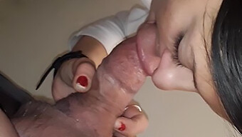 Encuentro Intenso En El Baño Con Una Milf Apretada